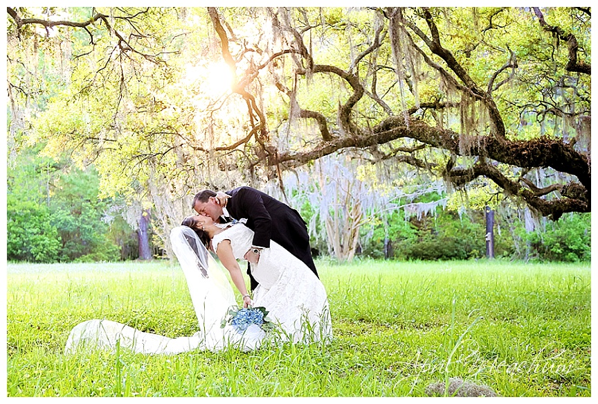 Charleston_Wedding_Magnolia_Plantation_April_Meachum_0047.jpg