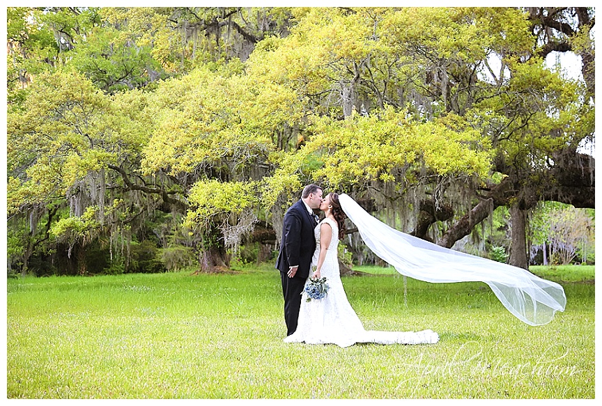 Charleston_Wedding_Magnolia_Plantation_April_Meachum_0053.jpg