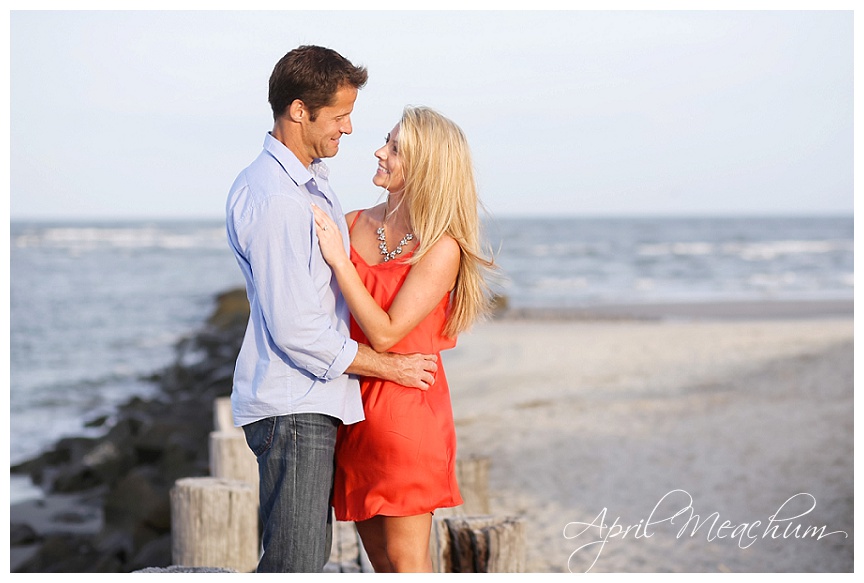 Folly_Beach_Engagement_Photography_April_Meachum_0118.jpg