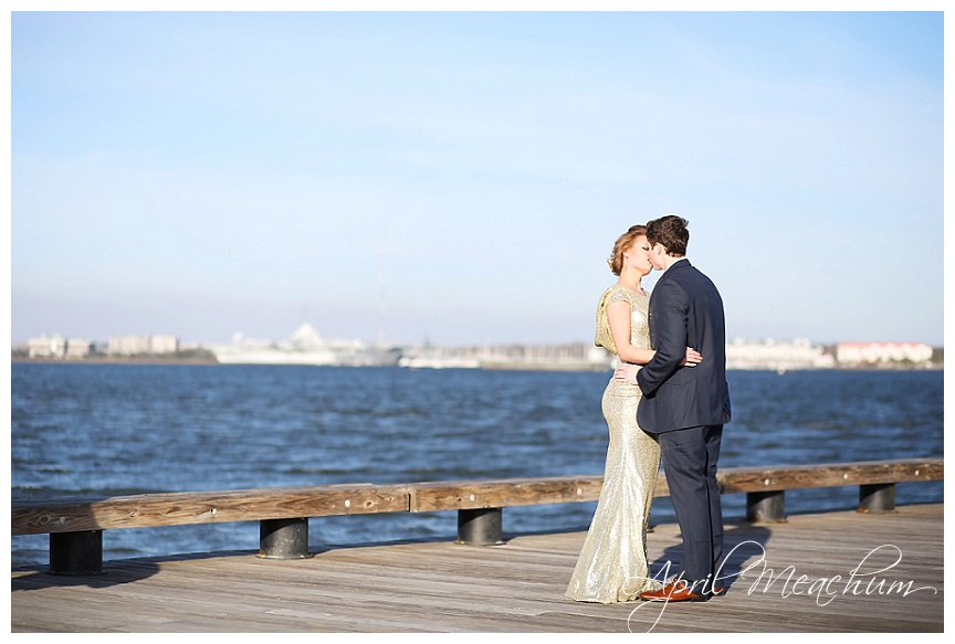 Engagement_Downtown_Charleston_Wedding_Photographer_April_Meachum_0399.jpg