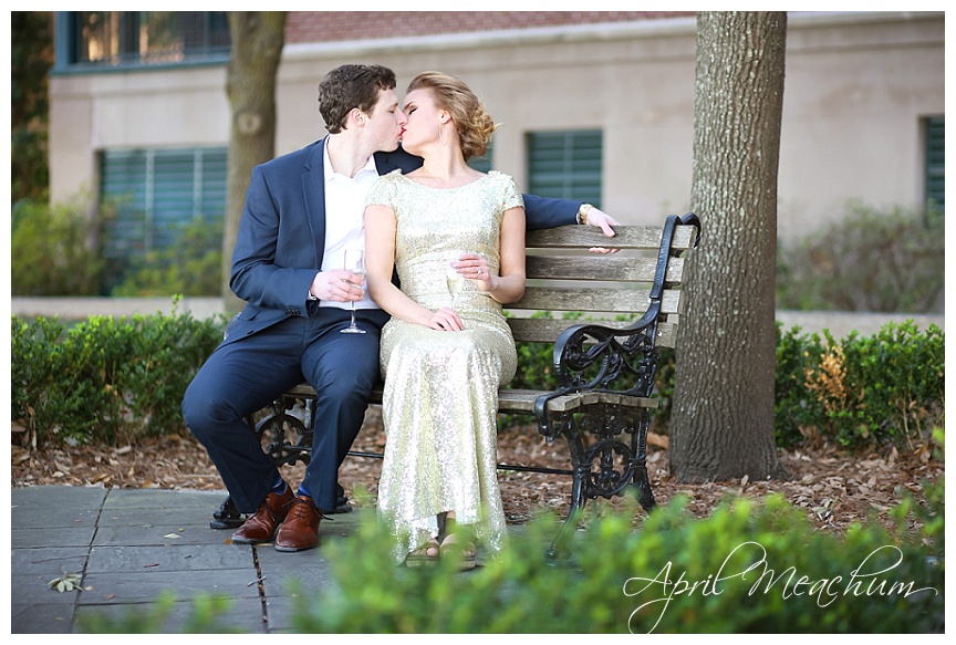 Engagement_Downtown_Charleston_Wedding_Photographer_April_Meachum_0404.jpg