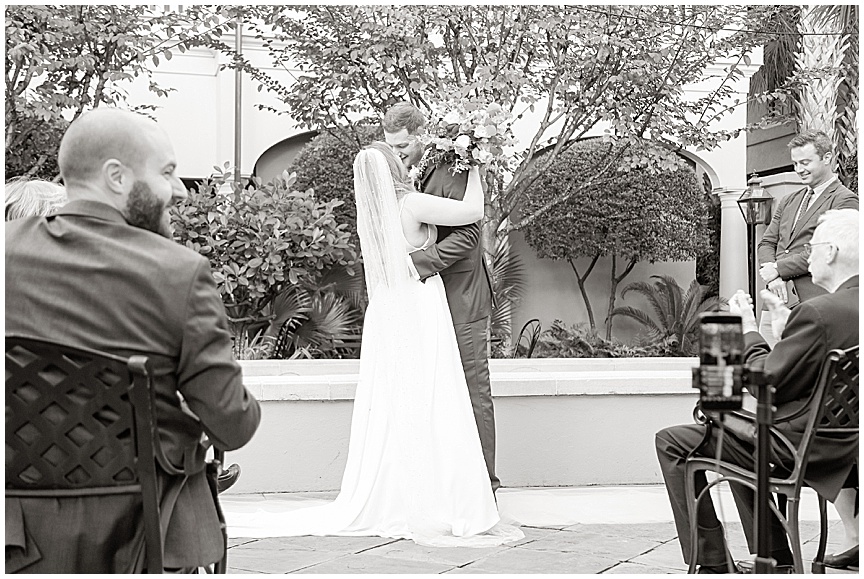 Downtown_Charleston_Wedding_Photographer_April_Meachum_0392.jpg