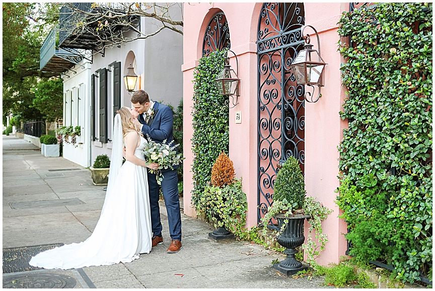 Bride and Groom Photo Ideas for Downtown Charleston Wedding Photographer April Meachum
