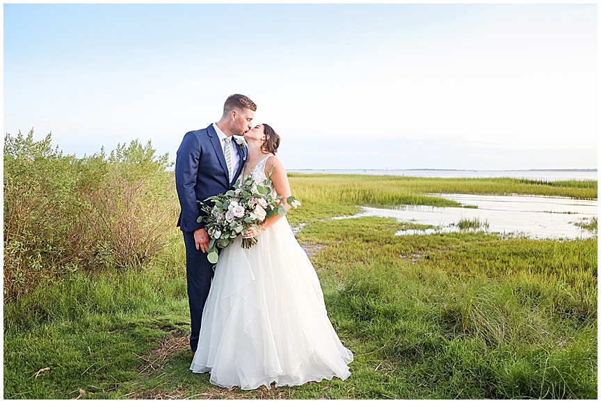 Charleston_Wedding_Photographer_April_Meachum_Alhambra_Hall_Mount_Pleasant_0594.jpg