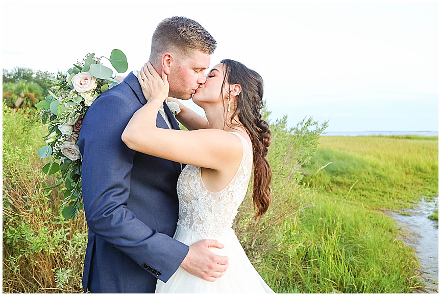 Charleston_Wedding_Photographer_April_Meachum_Alhambra_Hall_Mount_Pleasant_0595.jpg