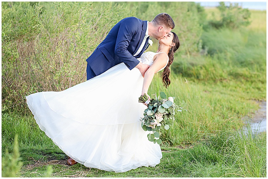 Charleston_Wedding_Photographer_April_Meachum_Alhambra_Hall_Mount_Pleasant_0598.jpg