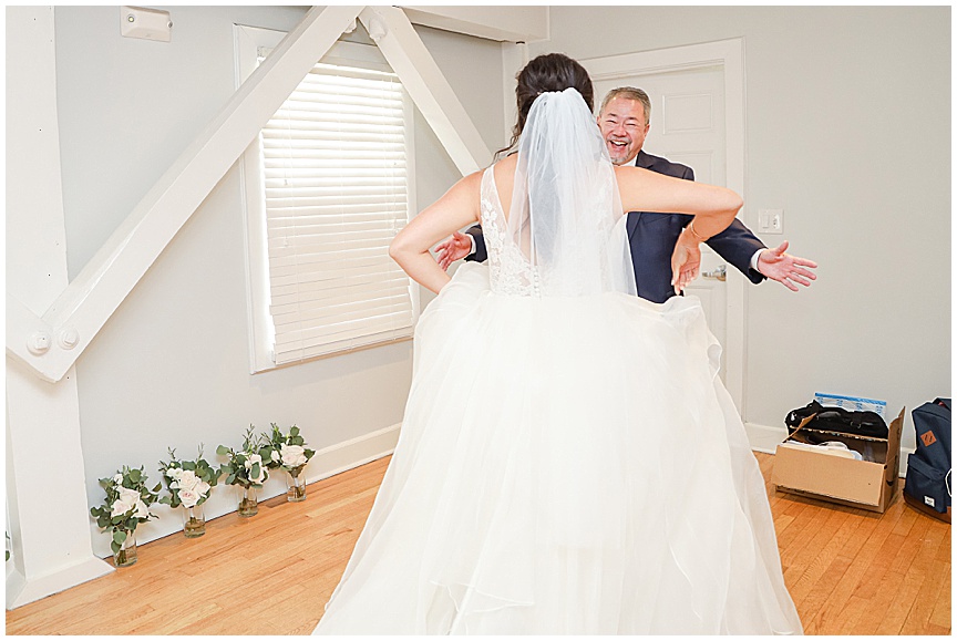 Charleston_Wedding_Photographer_April_Meachum_Alhambra_Hall_Mount_Pleasant_0632.jpg