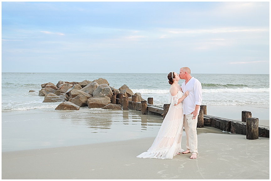 Charleston_Wedding_Photographer_April_Meachum_Folly_Beach_0477.jpg