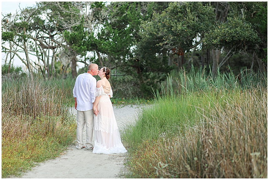 Charleston_Wedding_Photographer_April_Meachum_Folly_Beach_0494.jpg