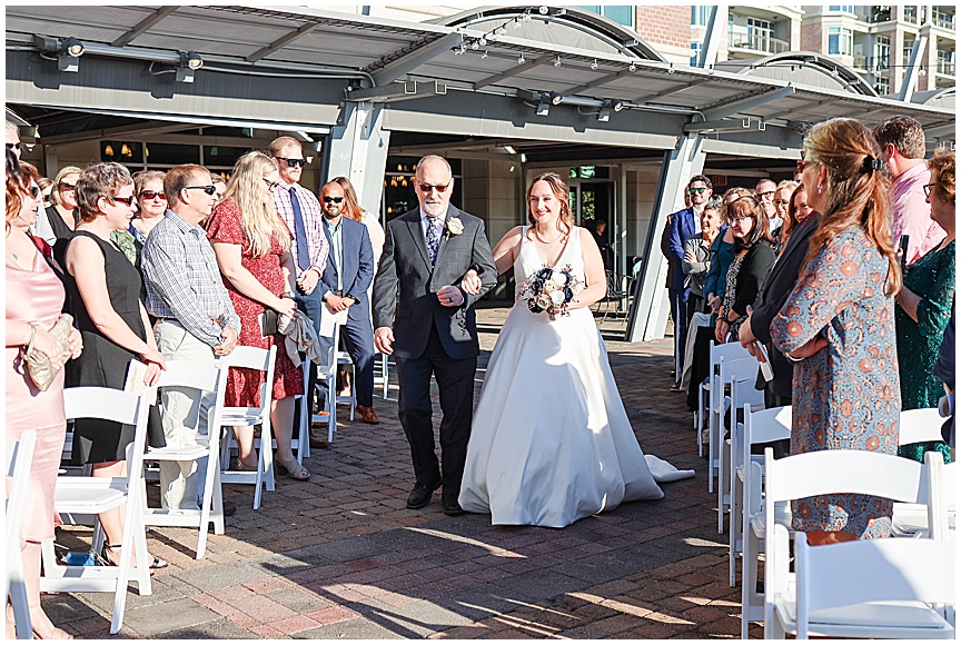 Charleston Harborside East Wedding in Mount Pleasant by Photographer April Meachum_0781.jpg