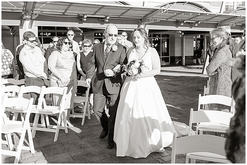 Charleston Harborside East Wedding in Mount Pleasant by Photographer April Meachum_0782.jpg