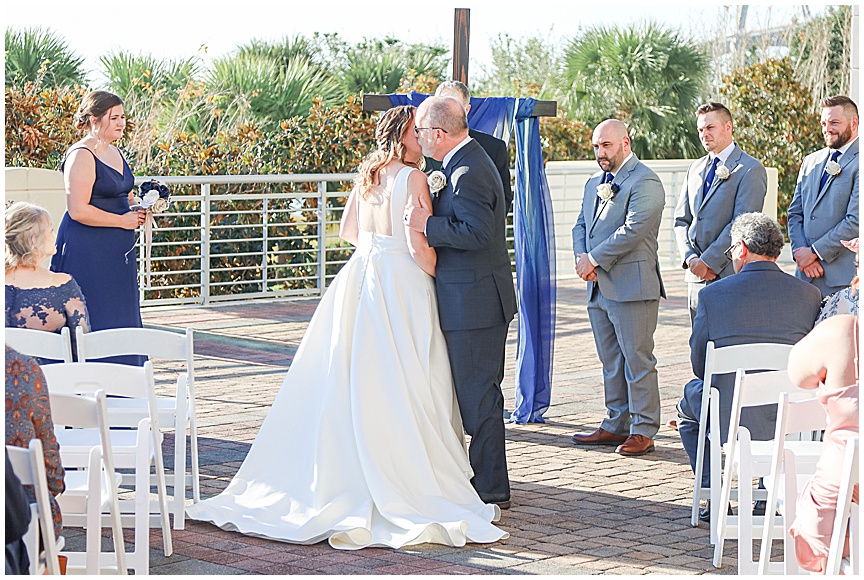 Charleston Harborside East Wedding in Mount Pleasant by Photographer April Meachum_0785.jpg