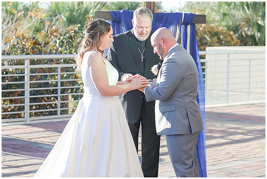 Charleston Harborside East Wedding in Mount Pleasant by Photographer April Meachum_0788.jpg