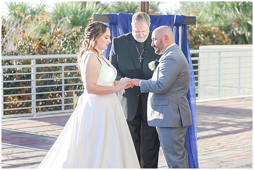 Charleston Harborside East Wedding in Mount Pleasant by Photographer April Meachum_0789.jpg