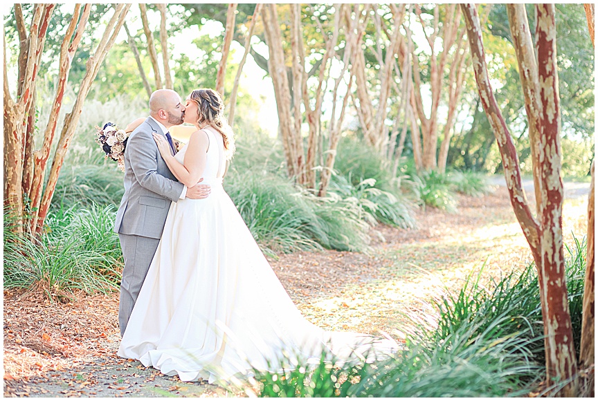 Charleston Harborside East Wedding in Mount Pleasant by Photographer April Meachum_0814.jpg