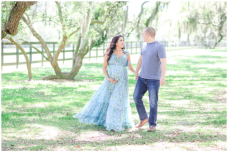 Spring maternity session at Boone Hall Plantation by Charleston Wedding Photographers April and Jared Meachum